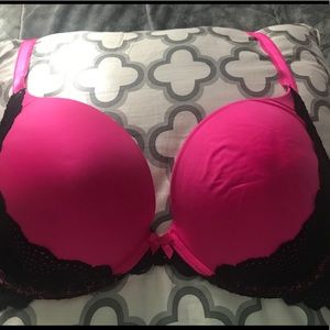 NEW TORRID HOT PINK/BLACK LACE PUSH UP PLUNGE BRA